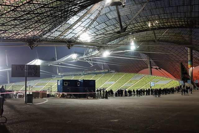 48支球队的世界杯，总感觉有点把大象装进冰箱里的意思。